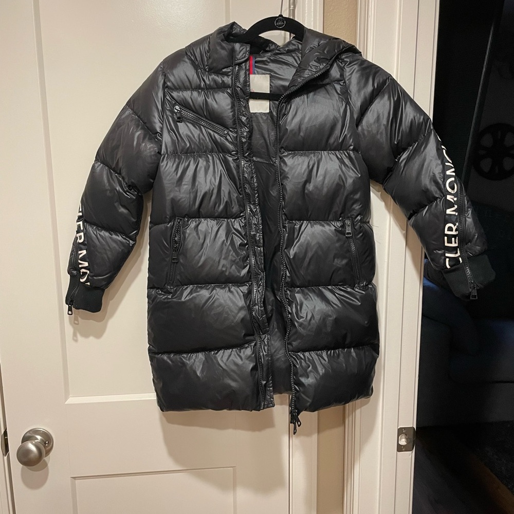 Moncler Black Puffer Jacket with Logo Accent